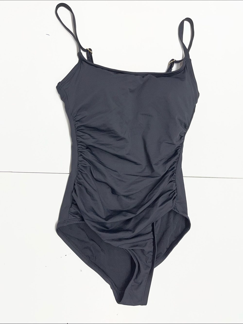 NEW Shade & Shore Women’s Classic Black One-Piece Swimsuit Size medium